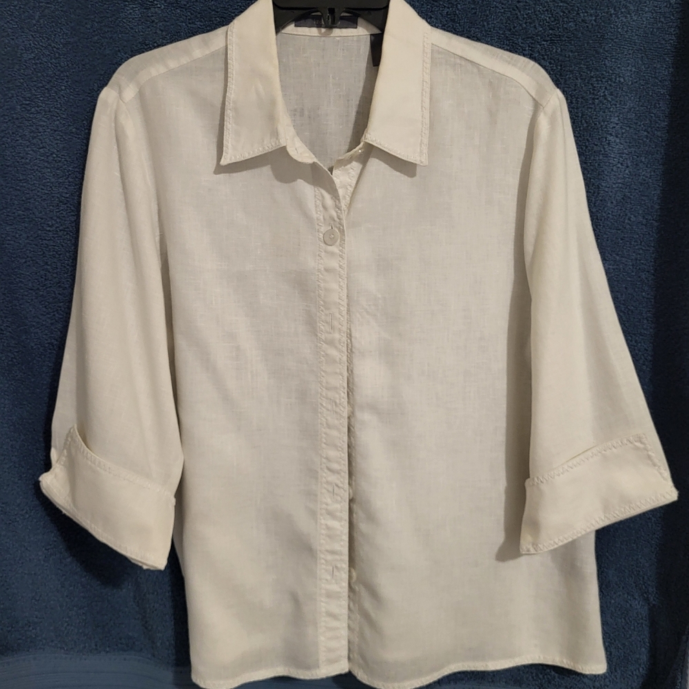 Liz Claiborne Ivory Linen Blouse with Detail Stitching.  Size Large